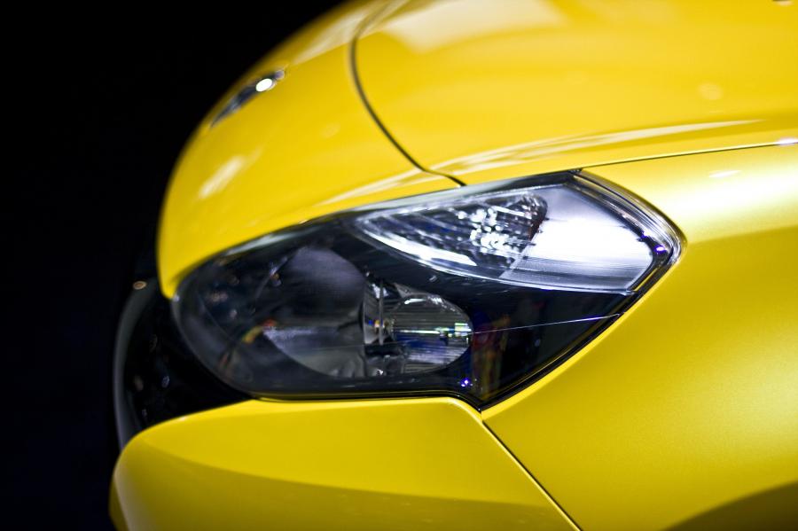  Renault Clio RS 2010 года  (фото 24 из 38)